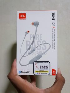 Headphones & Earbuds